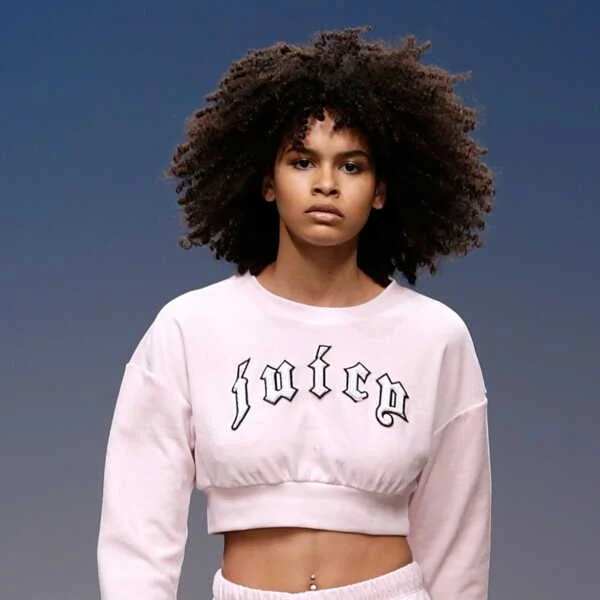Juicy Couture : le survêtement iconique revient en force en 2026
