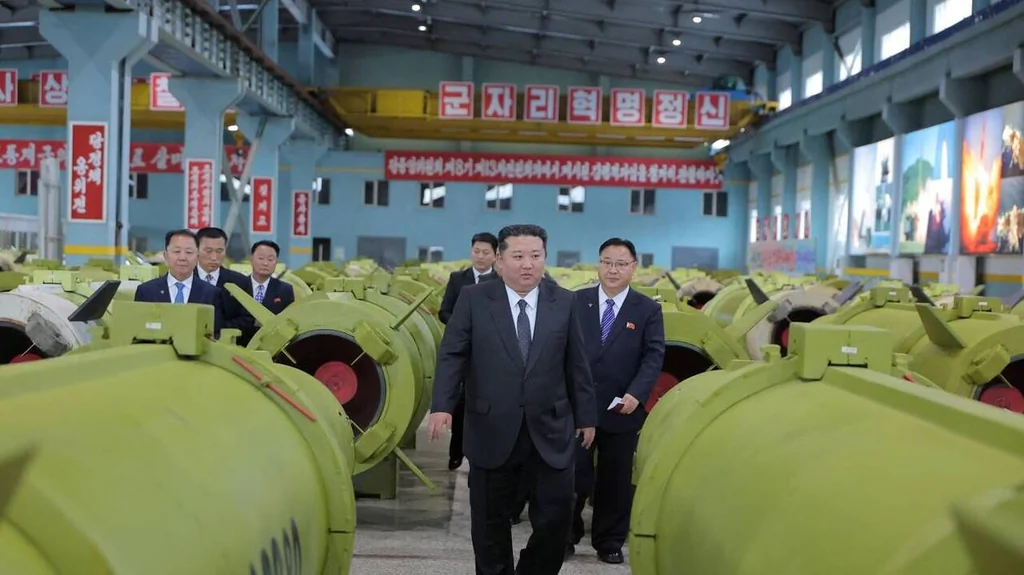 Kim Jong Un veut accroître la production de missiles en 2026