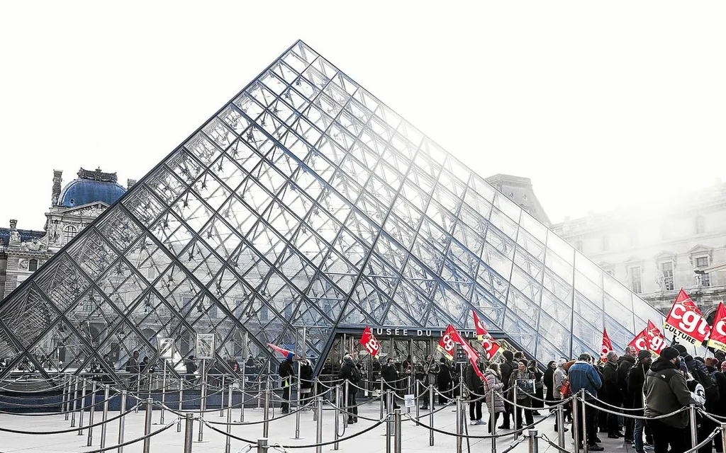 Louvre: fin de grève et réouverture normale