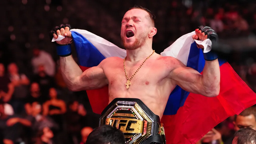 Petr Yan remporte le titre UFC après un combat intense à Las Vegas