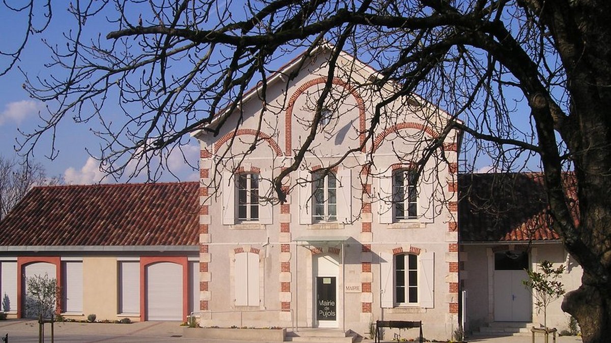 Assemblée municipale à Pujols en séance