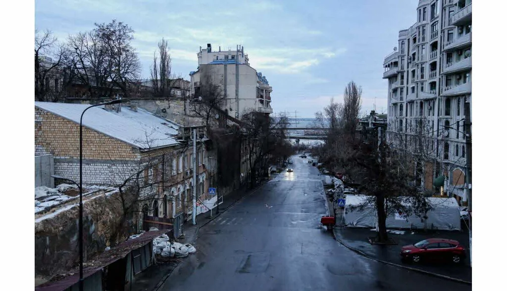Quatre blessés, dont trois enfants, dans des frappes russes à Odessa