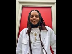 Ras-I lance 'Reggae Mountain' avec un message de positivité et de renouveau