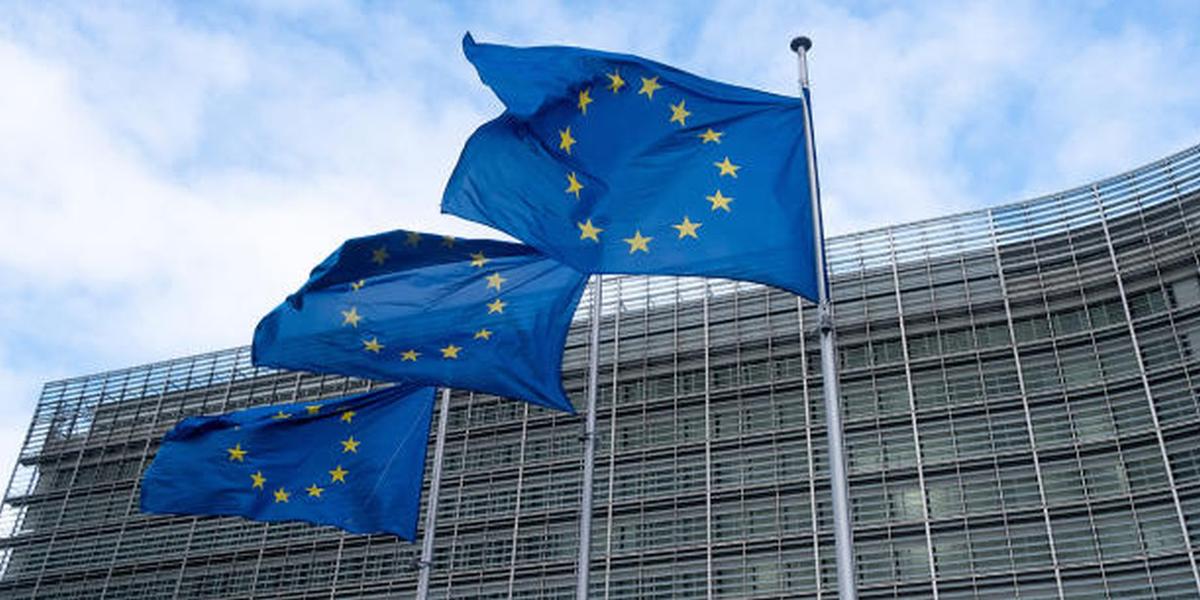 Photo d'archives sur les discussions des NGT