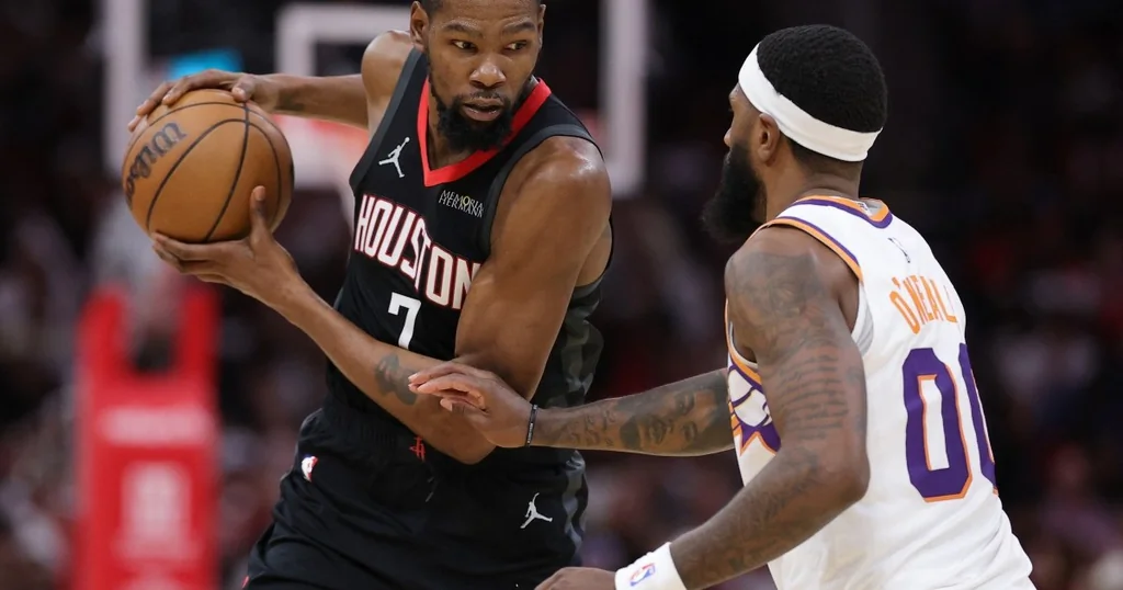 Durant marque un 3 à 1,1s et offre la victoire aux Rockets