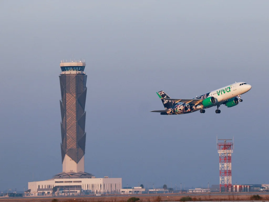 FAA prévient : activités militaires au-dessus du Mexique, Colombie