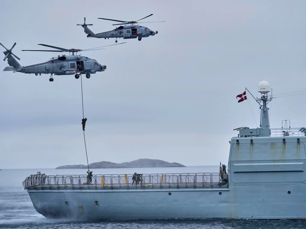 Groenland: Washington évoque l'option militaire, l'Europe réagit