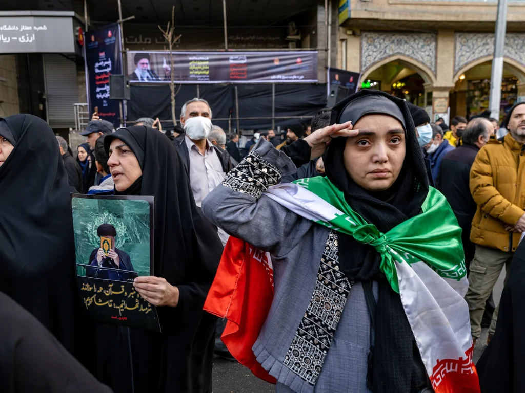 Iran rétablit les SMS : début du déblocage progressif d'Internet