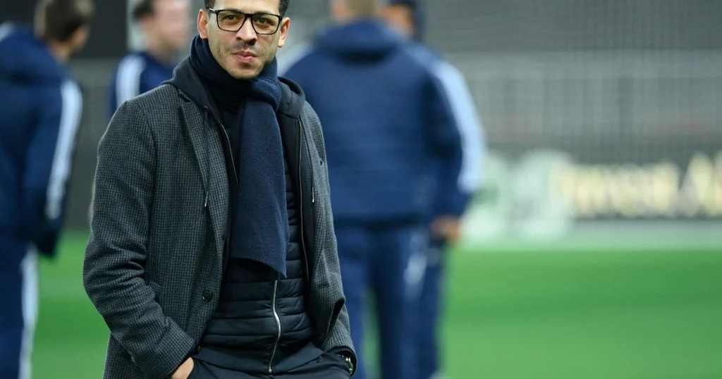 Liam Rosenior nommé entraîneur de Chelsea jusqu'en 2032