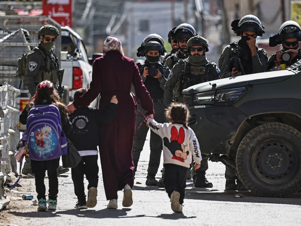 Palestine : un tué à Hébron, 70 bâtiments démolis à Kafr Aqab