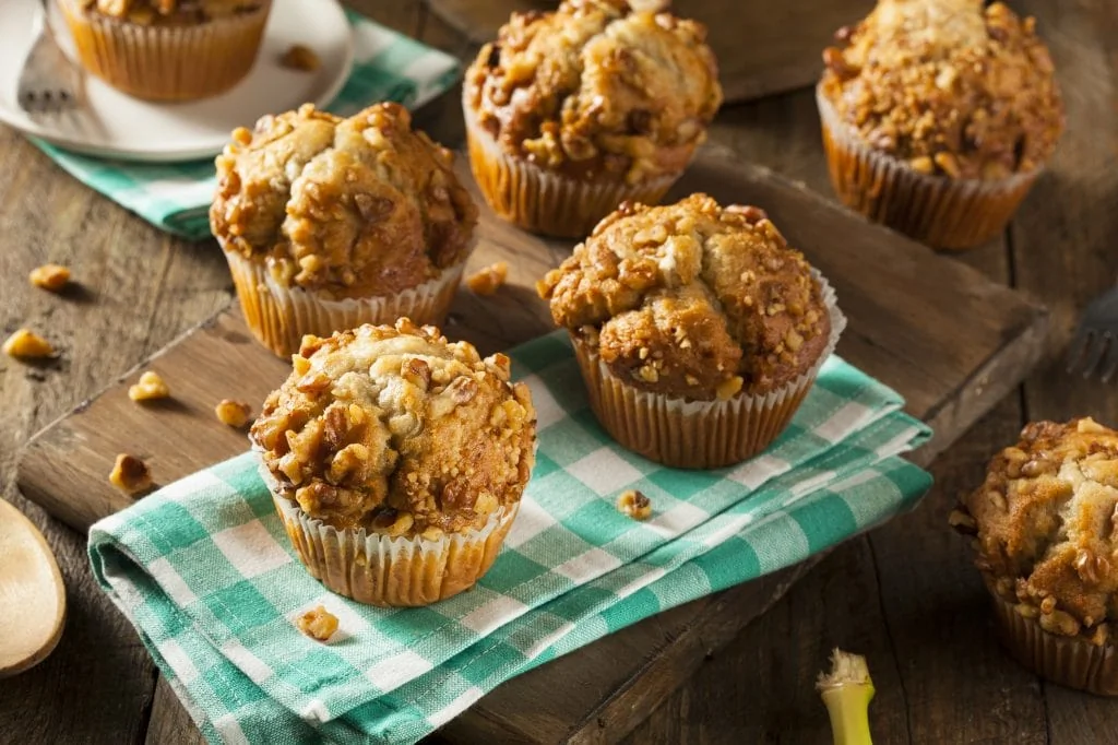 Savourez des muffins à la banane et aux noix