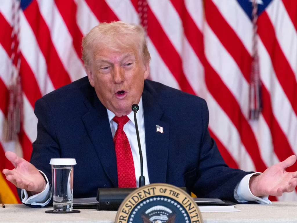 Trump et l'Iran : décision militaire suspendue après annulations