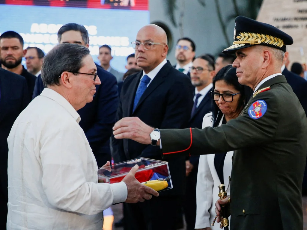 Trump et le 'discombobulator' : arme secrète dans l'enlèvement Maduro