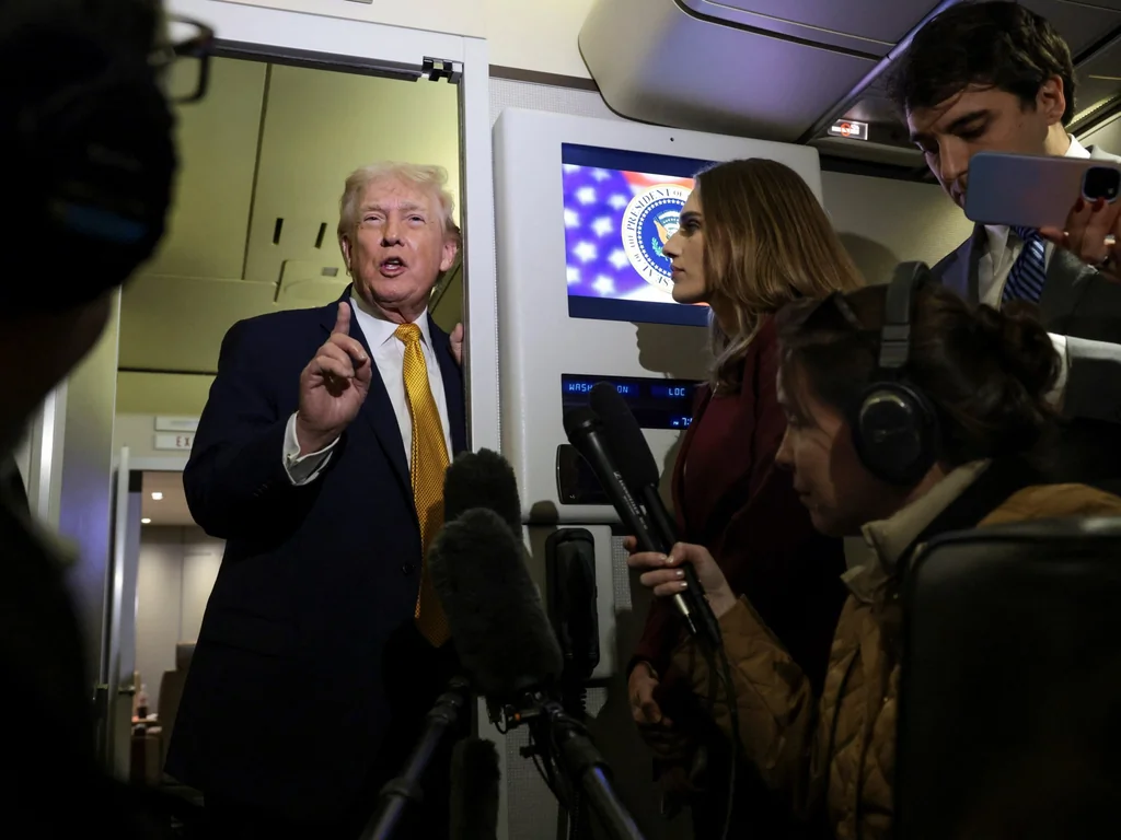 Trump menace la Colombie et affirme que Cuba 'va tomber'