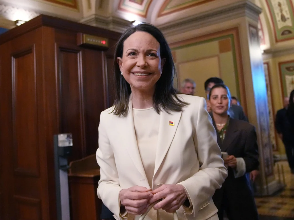 Trump reçoit Maria Corina Machado à huis clos à la Maison-Blanche