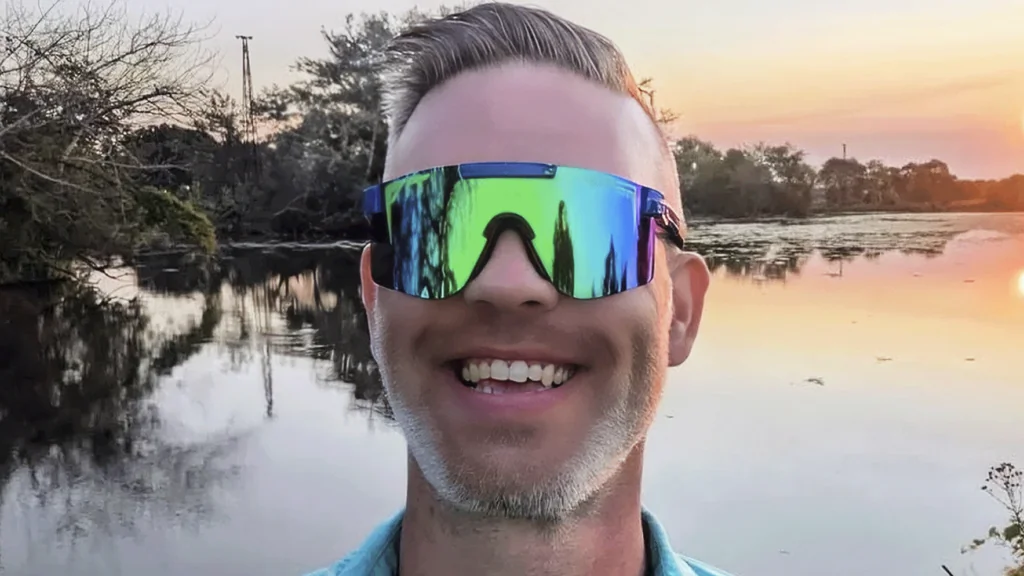 Un ouvrier suspendu devient riche après une altercation avec Trump