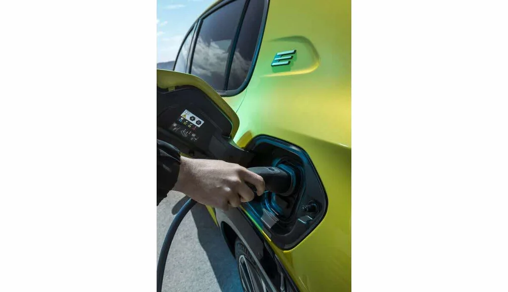 Achat automobile 2025 : prudence et coût freinent le marché