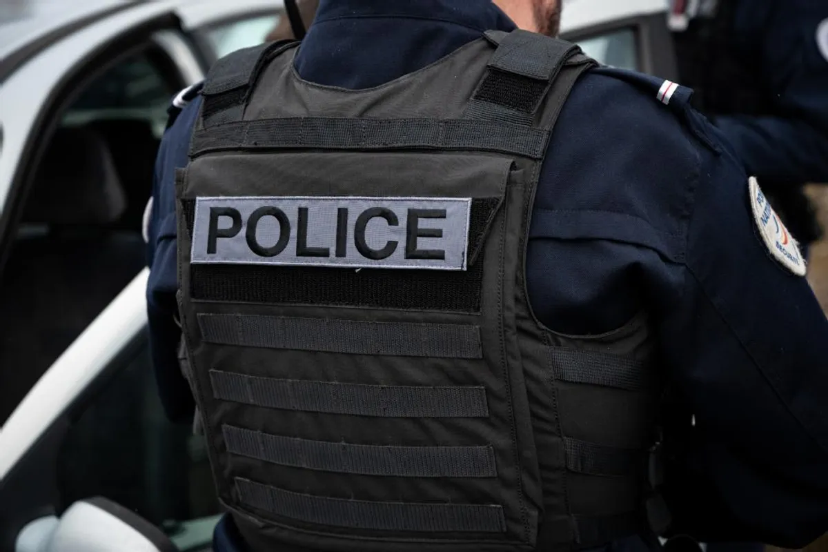 Agressions au couteau dans le RER A et C, Yvelines, auteurs en fuite