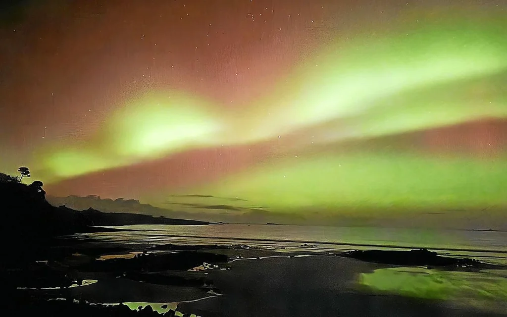 Aurores boréales en Bretagne lors d'une tempête solaire majeure