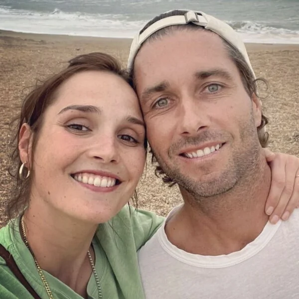 Camille Lou se marie avec Romain Laulhé: annonce et détails