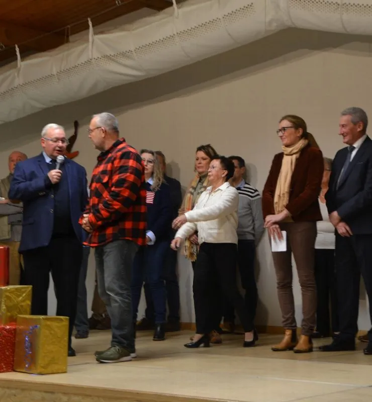 Cérémonies des vœux: tensions à Garennes et Tour Bleu