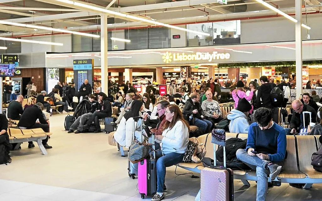 Gel et neige : Quatre Costarmoricains bloqués à Lisbonne en raison de la fermeture de Nantes