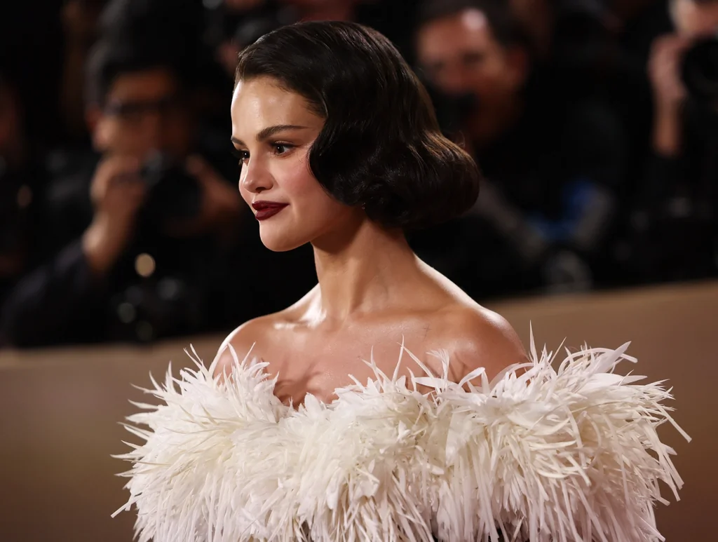 Golden Globes 2026 : les stars et leurs looks glamour à l'honneur