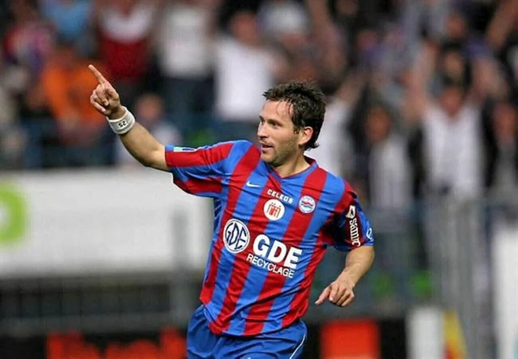 Hommage à Rolland Courbis : souvenirs et influence d’un entraîneur emblématique