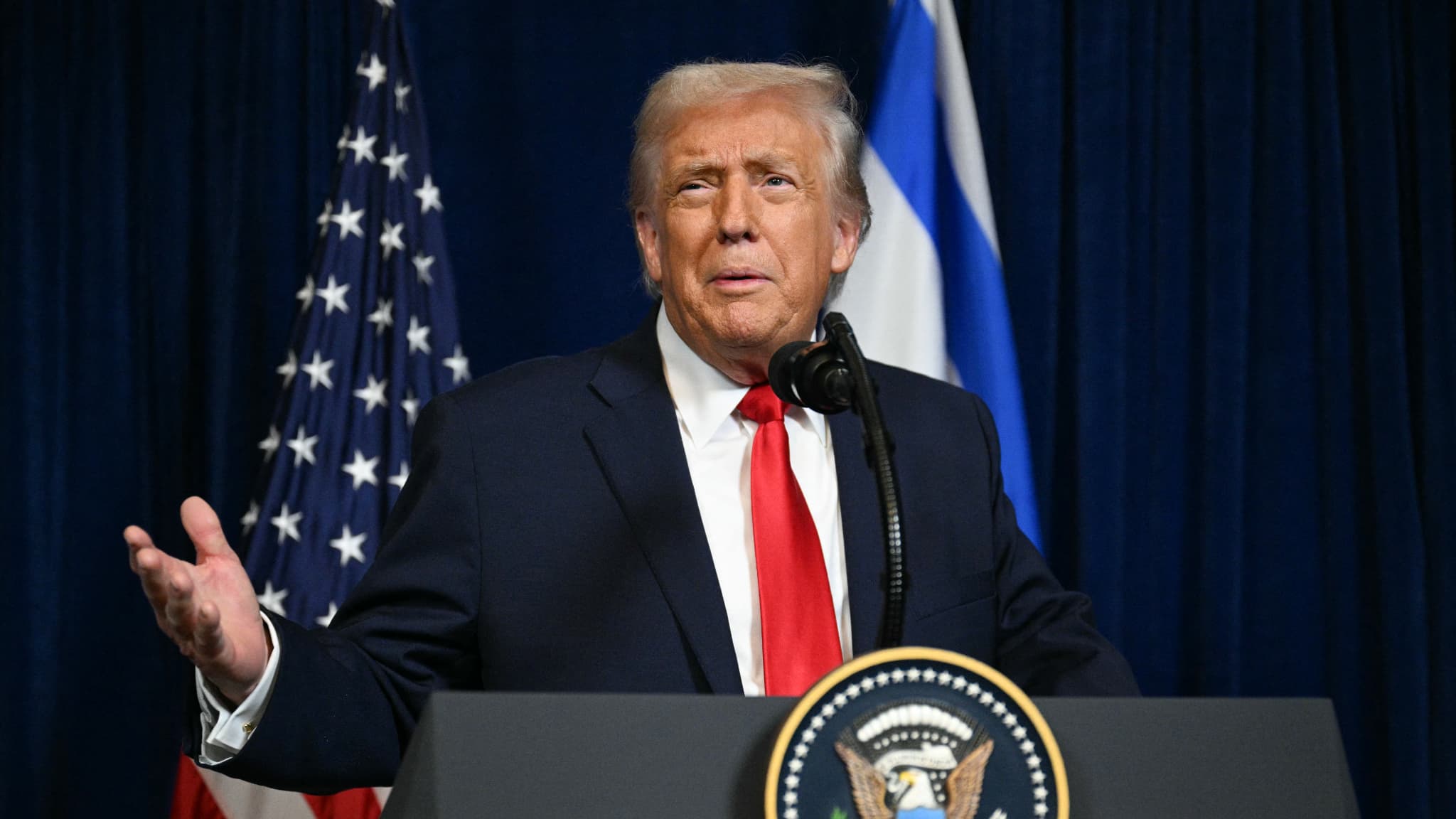 Donald Trump lors du veto sur deux projets de loi