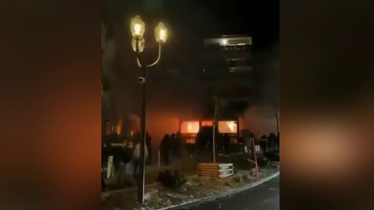 Extérieur du bar Le Constellation en feu