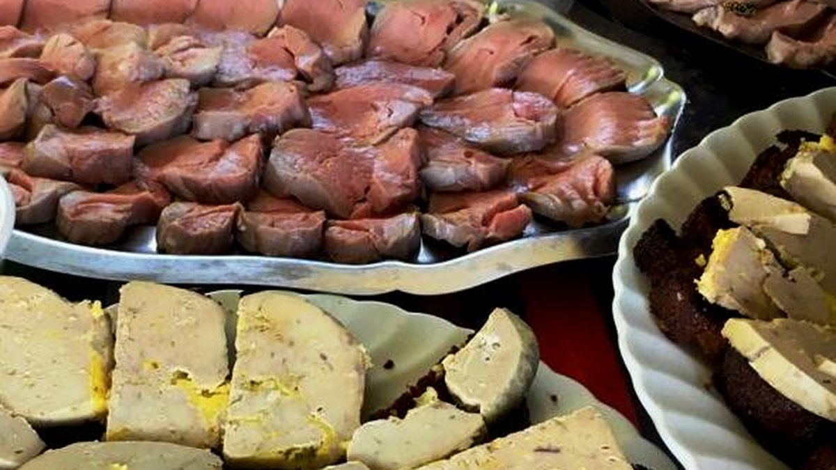 Arcades, brasserie près de la mairie