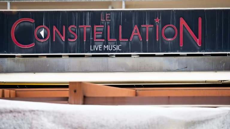 Extérieur du bar Le Constellation à Crans-Montana après l’incendie