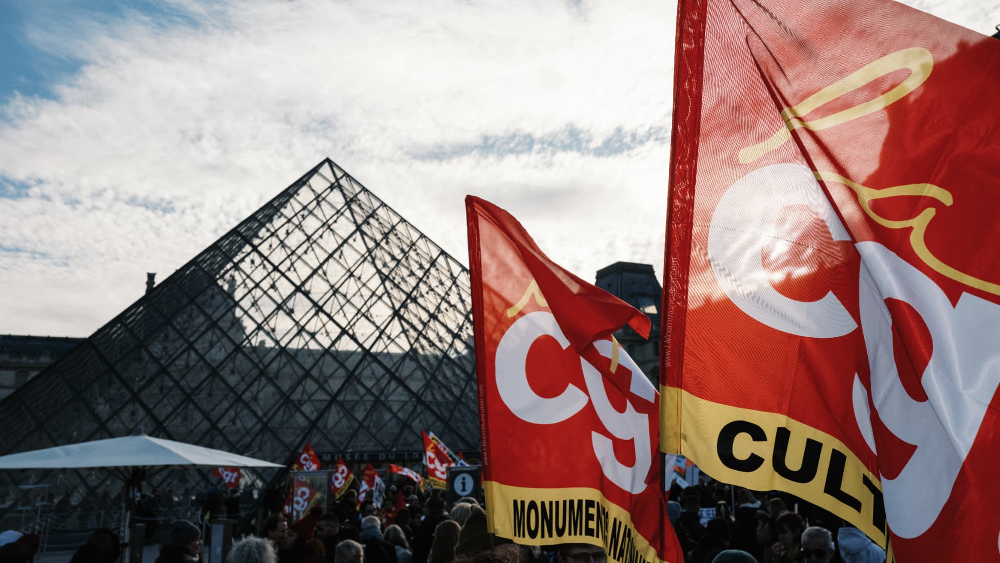 Grévistes du Louvre lors de la mobilisation