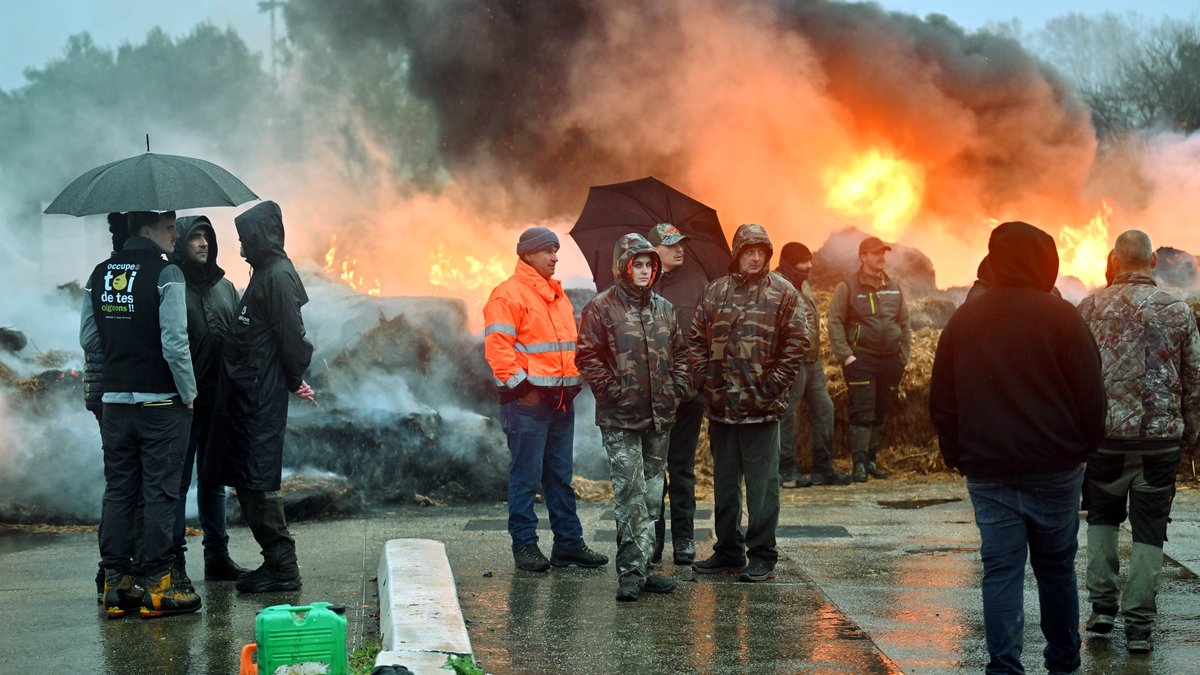 Sébastien Lecornu lors d’une rencontre agricole