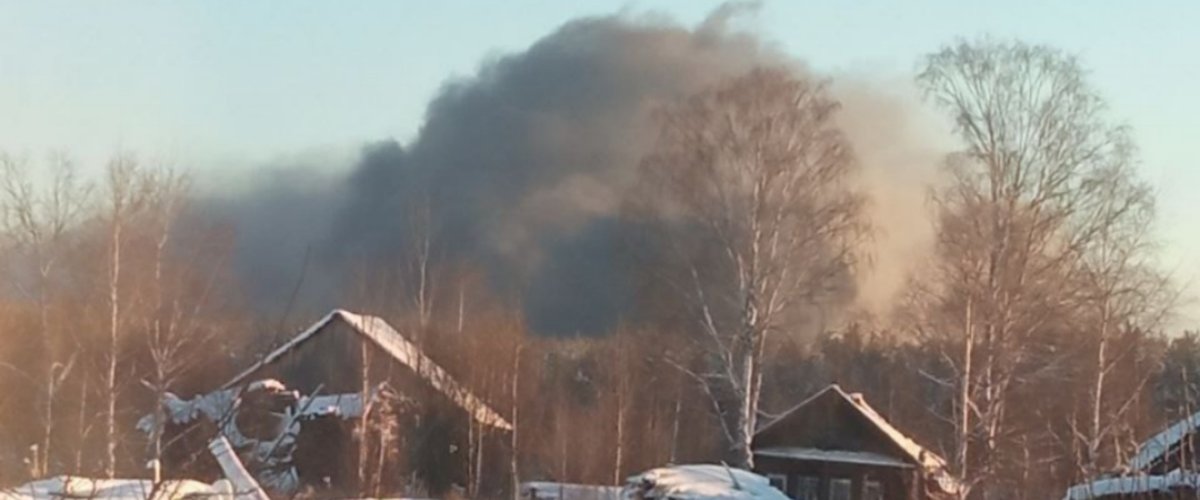 Vue d'un dépôt militaire russe touché près de Neïa
