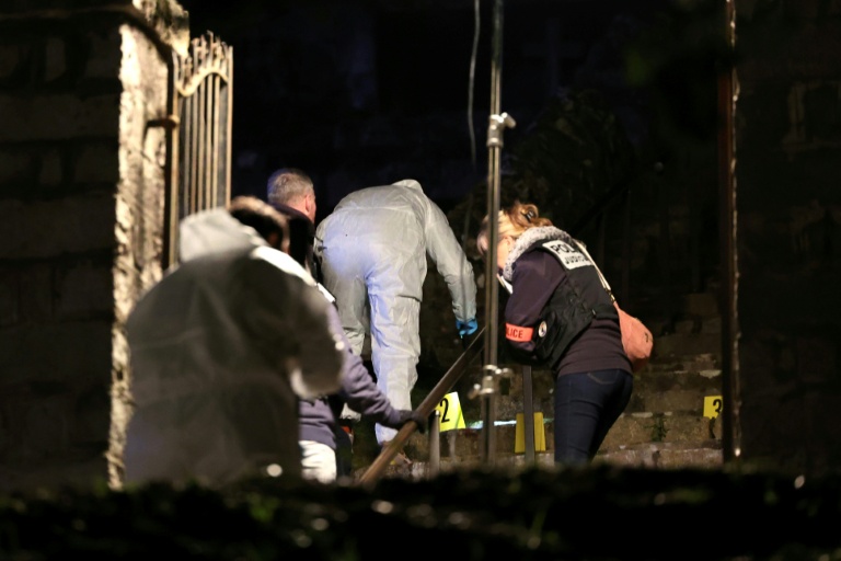 Enquêteur sur les lieux après l'assassinat d'Alain Orsoni