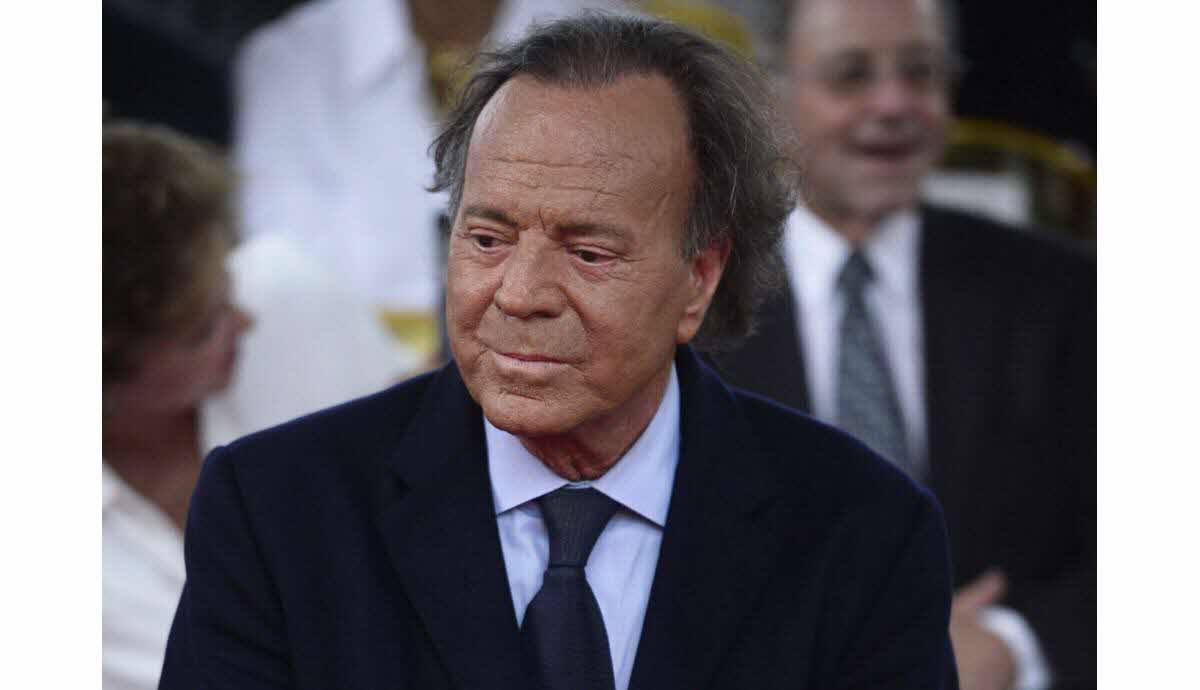 Photo illustrant les accusations contre Julio Iglesias