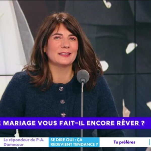 Estelle Denis lors d'une émission télévisée