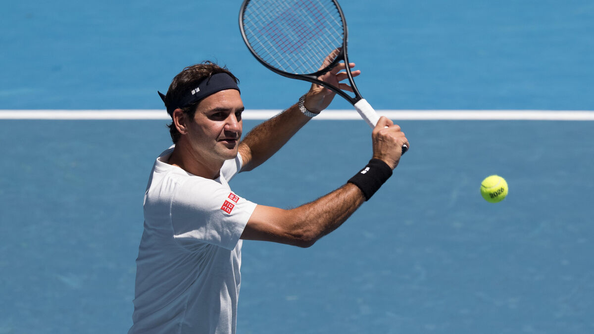 Roger Federer sur le court Rod Laver Arena à Melbourne