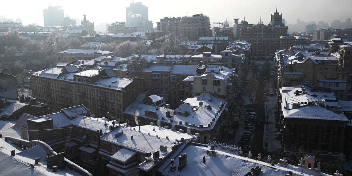 Vue des rues de Kiev pendant la crise énergétique
