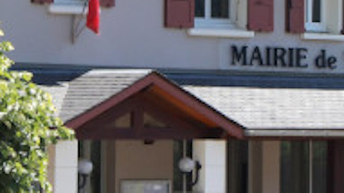 photo d'une consultation électorale dans une commune rurale