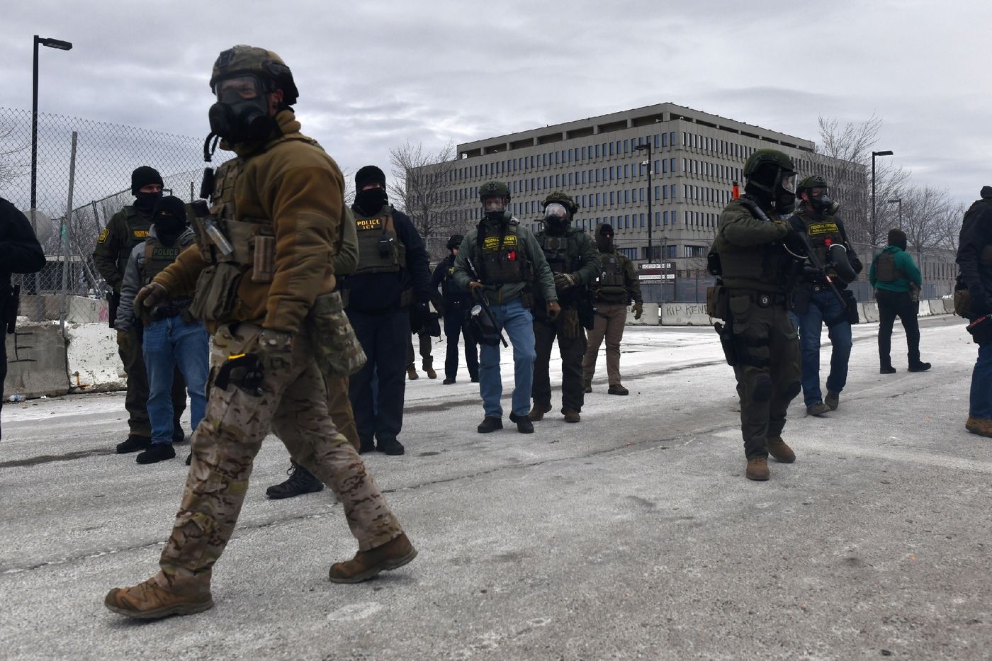 Membres des forces de l ordre fédérales lors d une opération