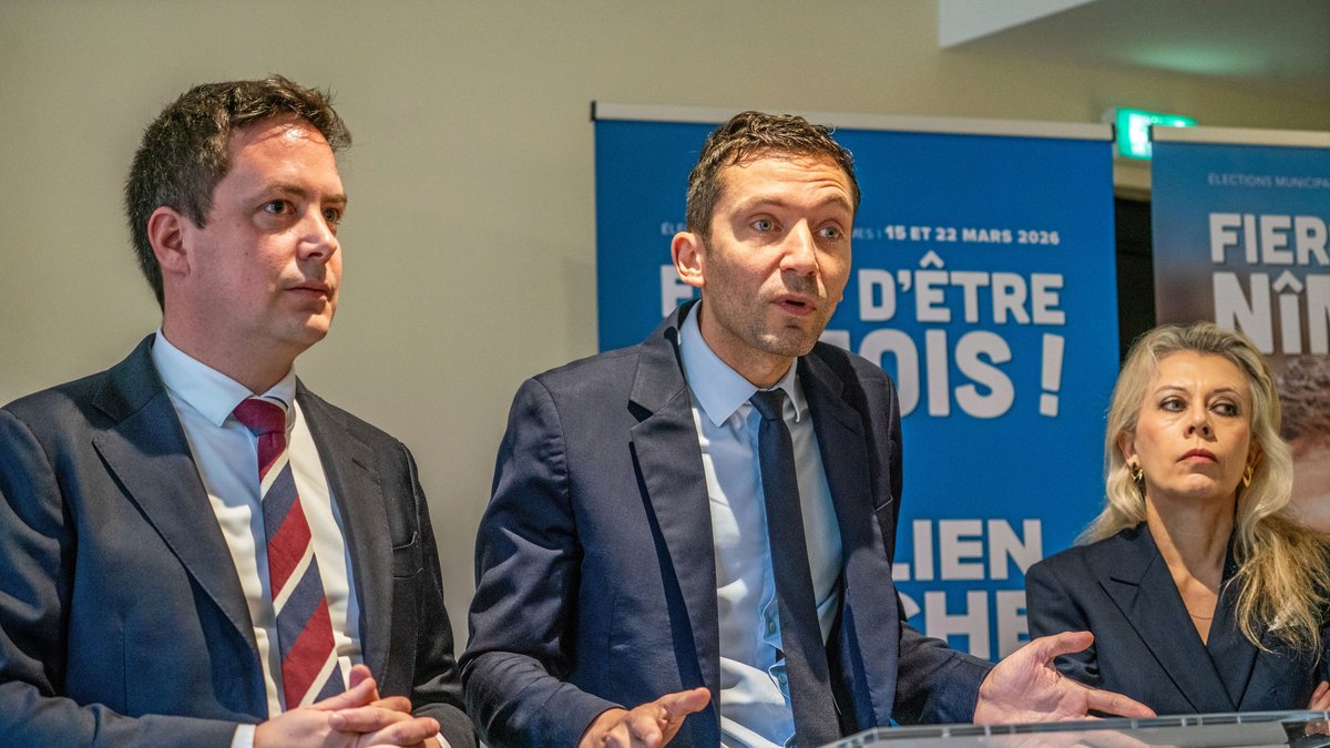 Salle de réunion lors d’un événement RN à Nîmes