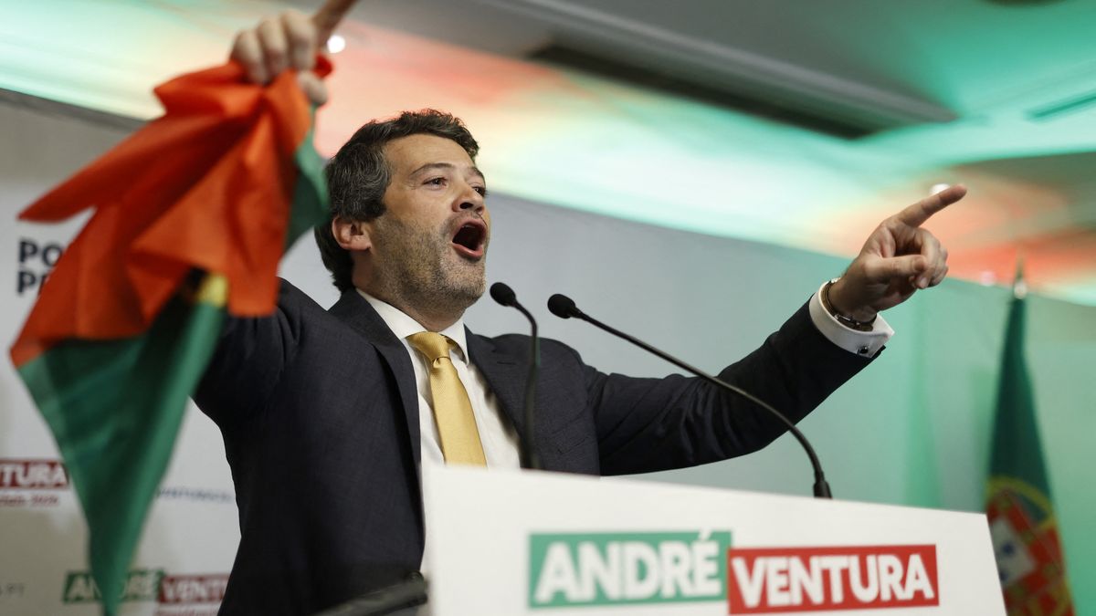 Partisans du candidat socialiste Antonio José Seguro lors des résultats du premier tour