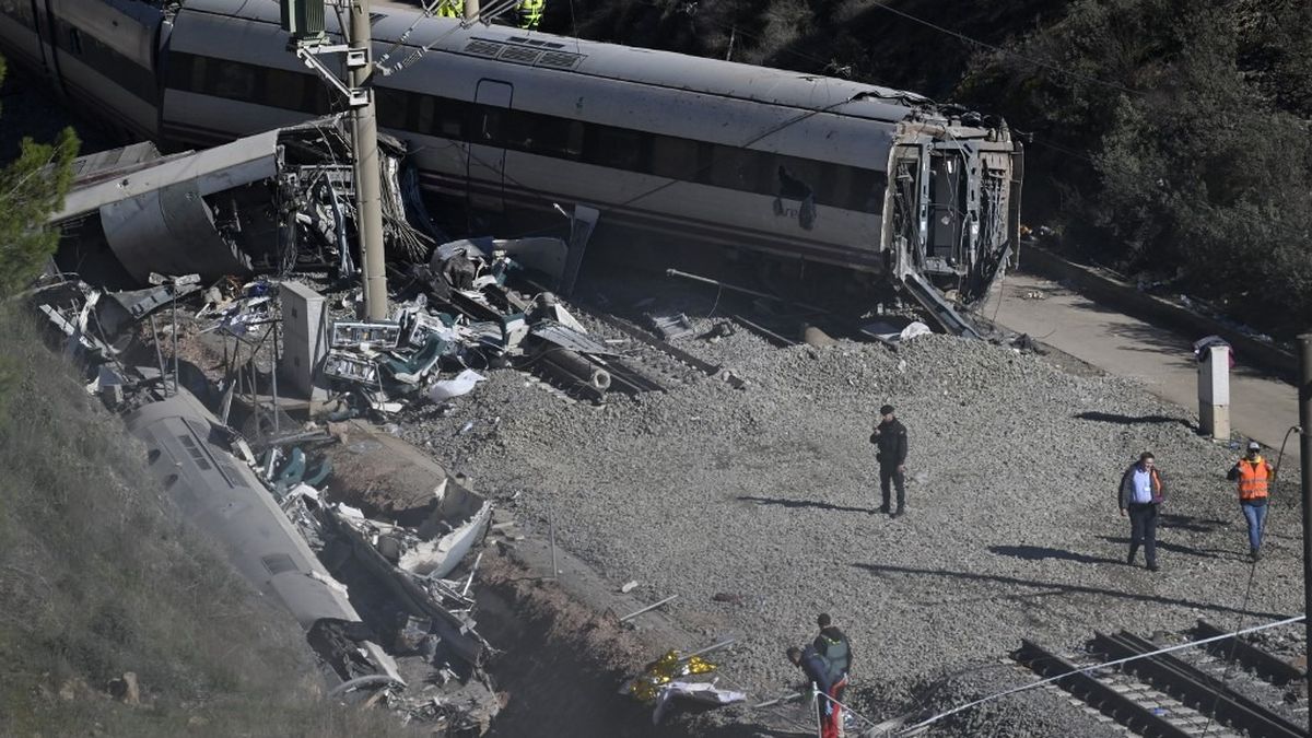 Soutien des autorités et familles après l'accident à Adamuz