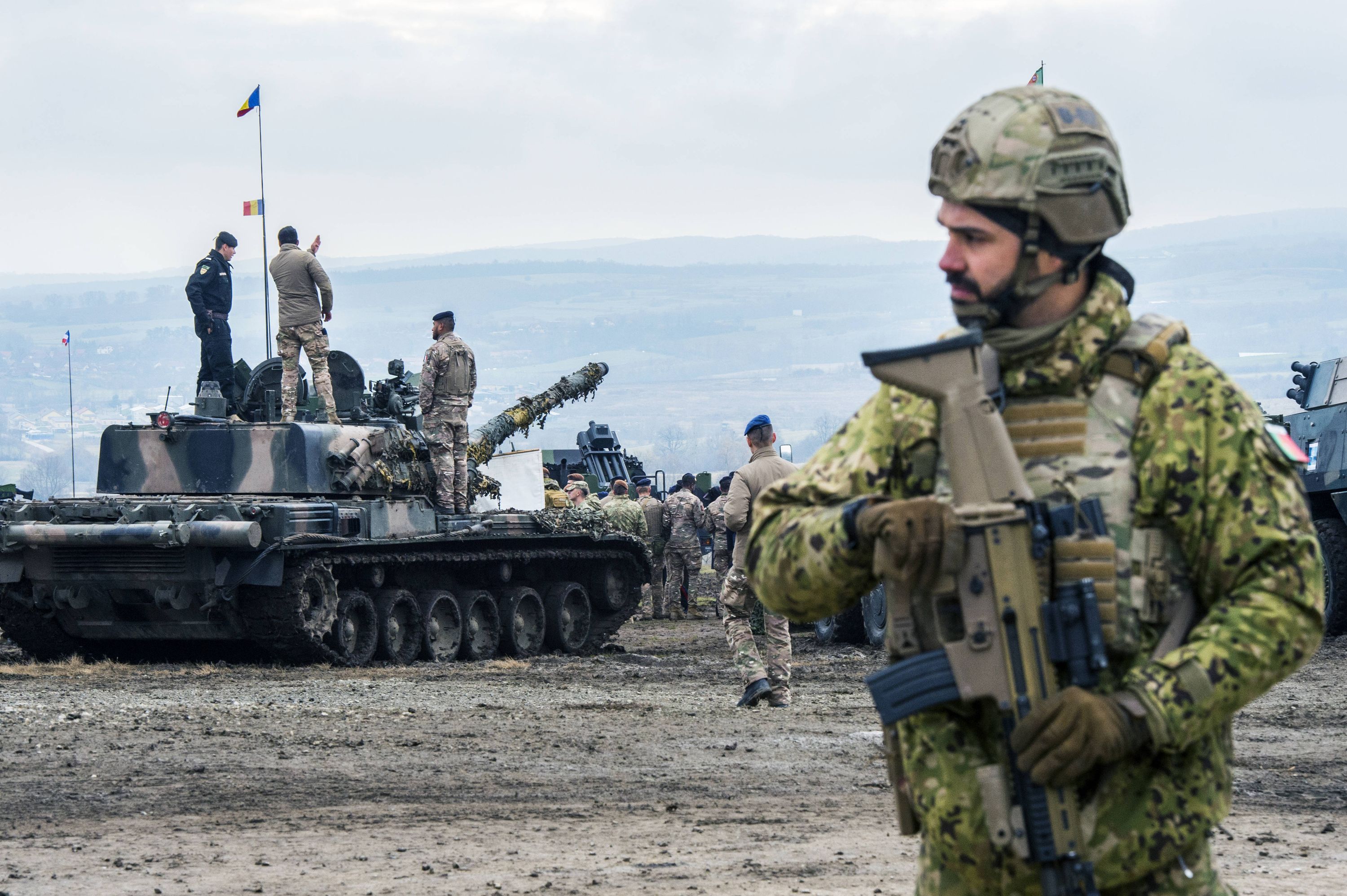 Donald Trump et dirigeants européens sur une carte