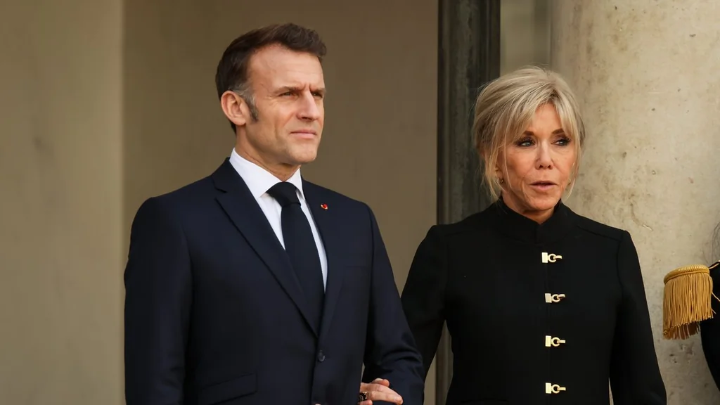 Macron pousse à l’adoption rapide du budget 2026