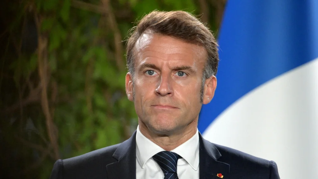 Macron: service national, réseaux, fin de vie lors des vœux 2026