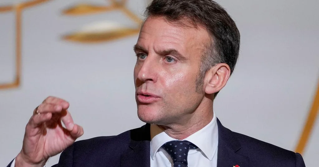 Macron signe un accord complémentaire à Bougival pour la Nouvelle-Calédonie