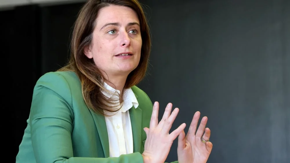 Marine Tondelier: le PS accusé de béquille du gouvernement